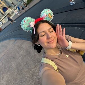 ♡ meet your posher, andrea ♡